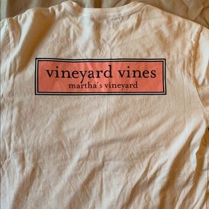 Vineyard vines tshirt